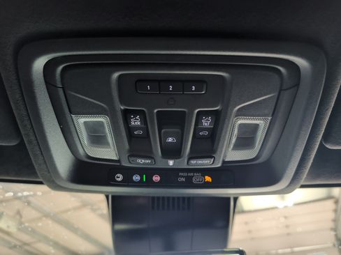 Used 2025 GMC Sierra 1500 Denali Ultimate AWD/4WD image 13