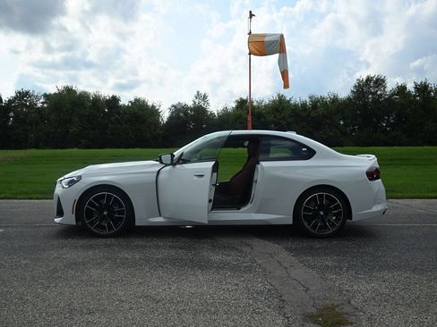 Used 2026 BMW M240i xDrive Coupe AWD/4WD image 12