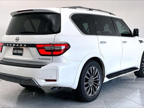 Used 2024 Nissan Armada Platinum w/ Captain's Chairs Package RWD image 2