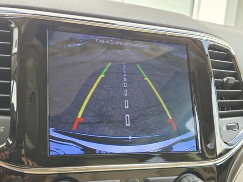 Used 2019 Jeep Grand Cherokee Limited w/ Luxury Group II AWD/4WD image 26