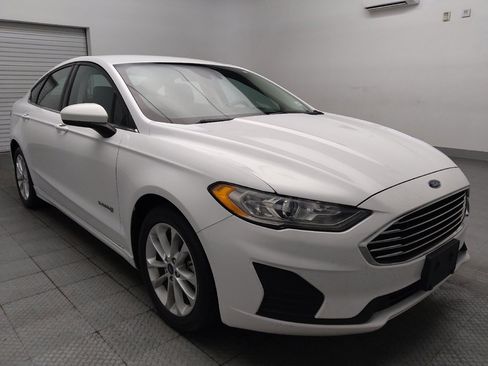 Used 2019 Ford Fusion SE FWD image 13