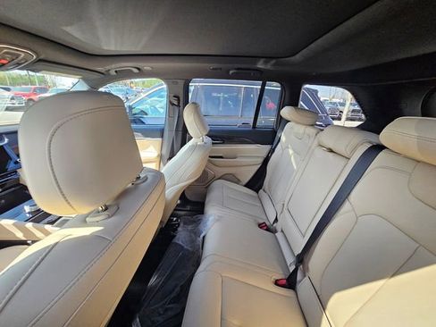 New 2026 Jeep Grand Cherokee Limited image 8