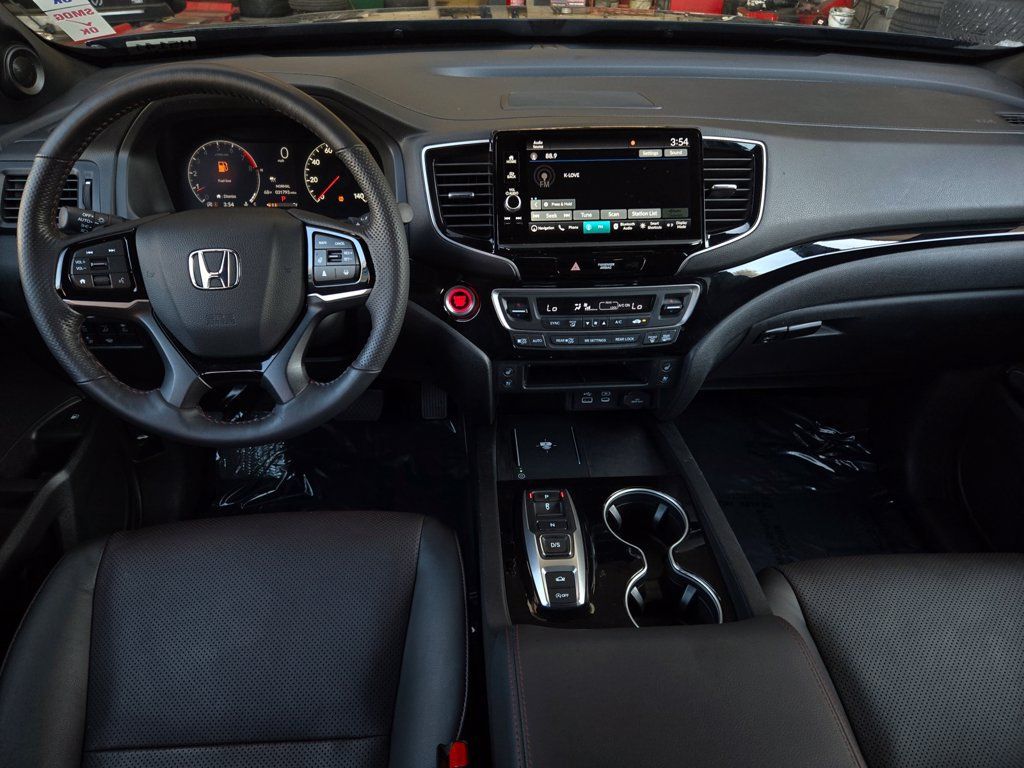 Used 2025 Honda Ridgeline Black Edition image 16