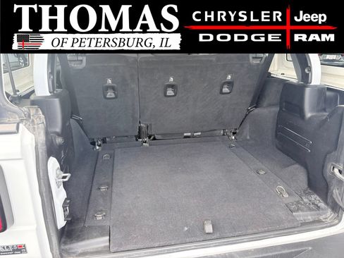 Used 2019 Jeep Wrangler Unlimited Sahara AWD/4WD image 10