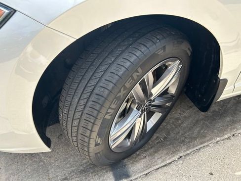 Used 2023 Volkswagen Jetta SE FWD image 32