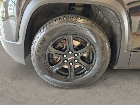 Certified 2023 GMC Acadia AT4 w/ Technology Package AWD/4WD image 15