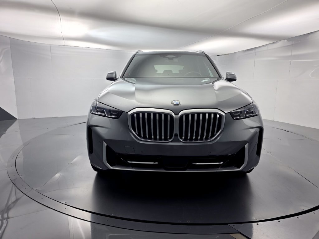 Certified 2024 BMW X5 sDrive40i w/ Premium Package RWD image 2