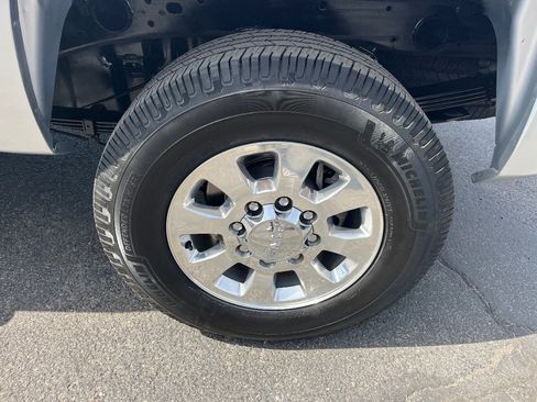 Used 2014 GMC Sierra 2500 SLT w/ Suspension Package, Off-Road AWD/4WD image 41