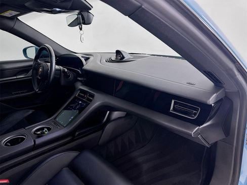 Used 2020 Porsche Taycan 4S image 32