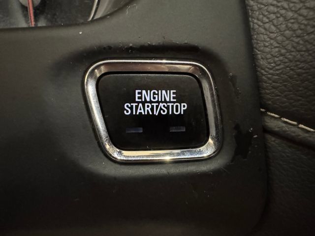 Used 2021 GMC Acadia Denali w/ Denali Technology Package FWD image 11