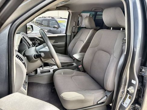 Used 2019 Nissan Frontier SV w/ Value Truck Package RWD image 11
