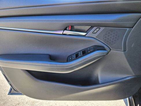 Used 2025 MAZDA MAZDA3 s FWD image 12