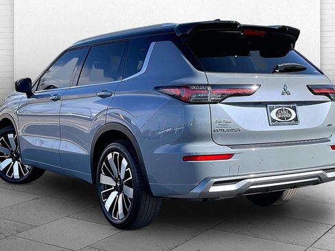 Used 2025 Mitsubishi Outlander SEL image 11