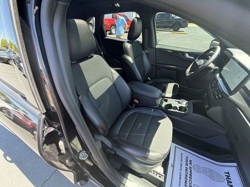 Used 2025 Ford Escape ST-Line w/ Tech Pack #1 AWD/4WD image 31