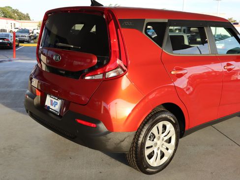 Used 2021 Kia Soul LX image 7