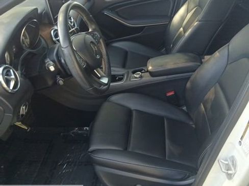 Used 2016 Mercedes-Benz GLA 250 4MATIC image 44