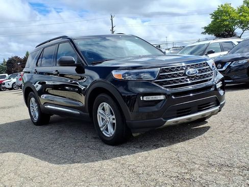 Used 2023 Ford Explorer XLT w/ Equipment Group 202A AWD/4WD image 7
