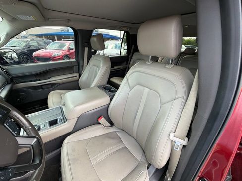 Used 2019 Ford Expedition Limited w/ Equipment Group 302A RWD image 8