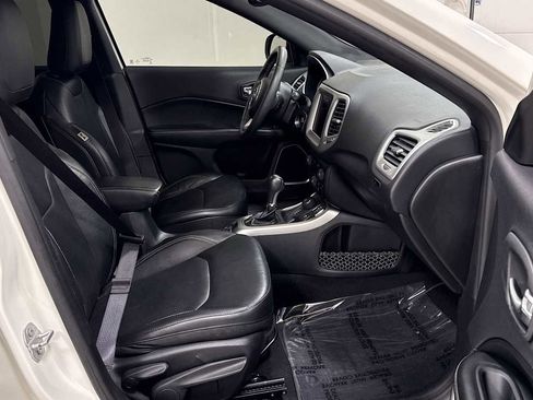 Used 2021 Jeep Compass Latitude image 29