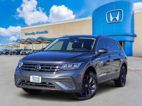 Used 2022 Volkswagen Tiguan SE image 1