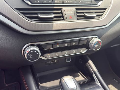 Used 2025 Nissan Altima 2.5 SR FWD image 15