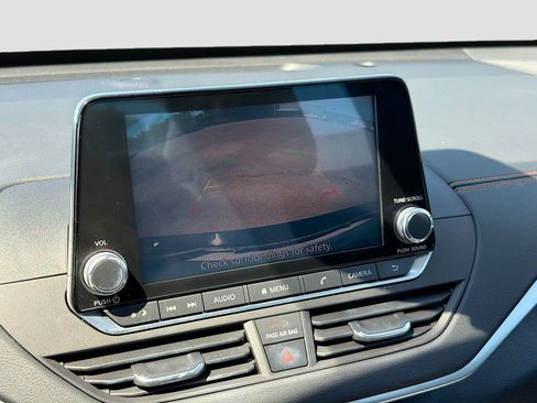 Used 2020 Nissan Altima 2.5 SR w/ Premium Package FWD image 13