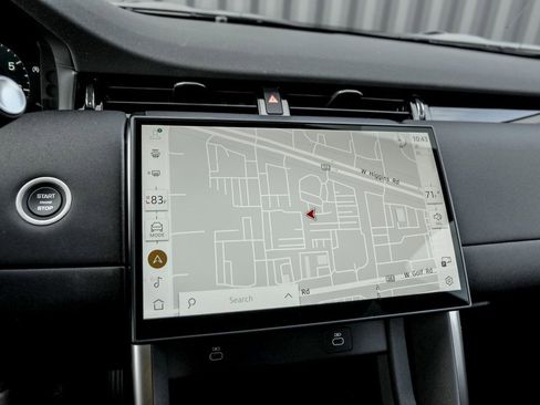 Used 2025 Land Rover Discovery Sport S image 13