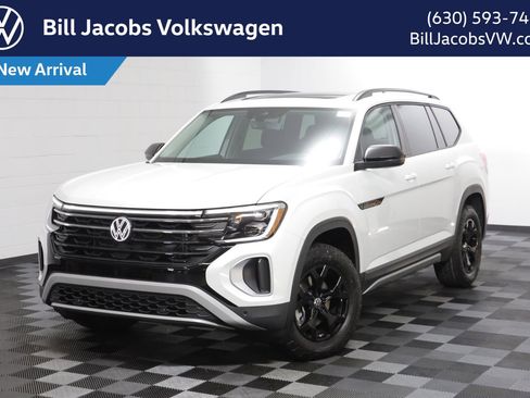 New 2026 Volkswagen Atlas Peak Edition image 1