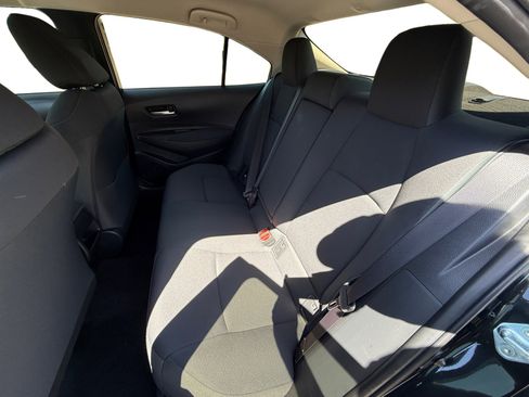 Used 2021 Toyota Corolla LE FWD image 16