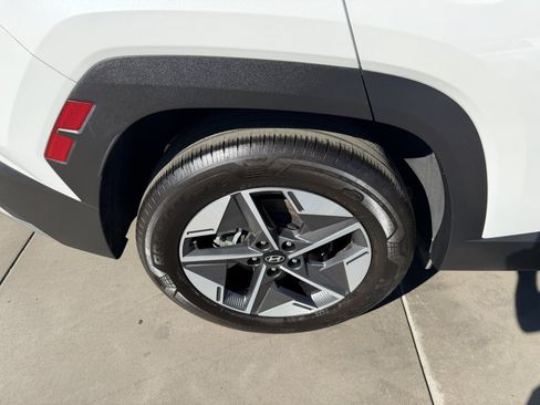 Used 2025 Hyundai Tucson SEL FWD image 14