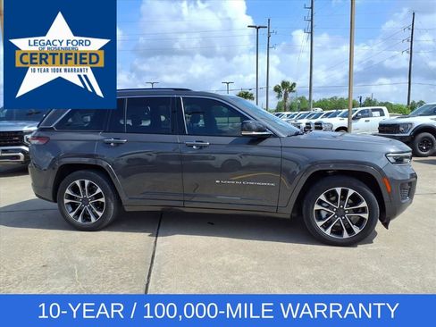 Used 2022 Jeep Grand Cherokee Overland w/ Luxury Tech Group IV AWD/4WD image 8