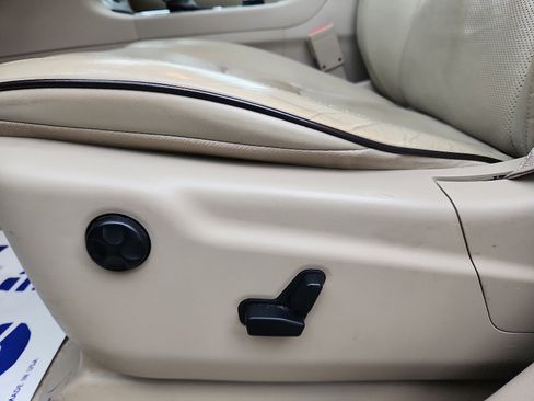 Used 2017 Jeep Grand Cherokee Overland image 23