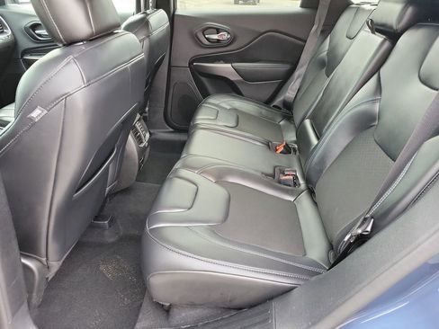 Used 2020 Jeep Cherokee Latitude Plus w/ Comfort/Convenience Group image 28