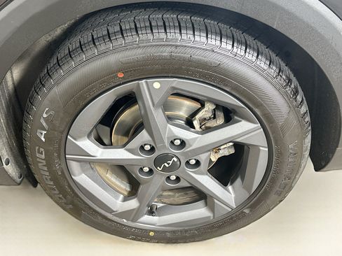 Used 2025 Kia K4 FWD image 11