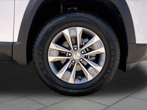 Used 2026 Chevrolet Equinox LT w/ Convenience Package II FWD image 12