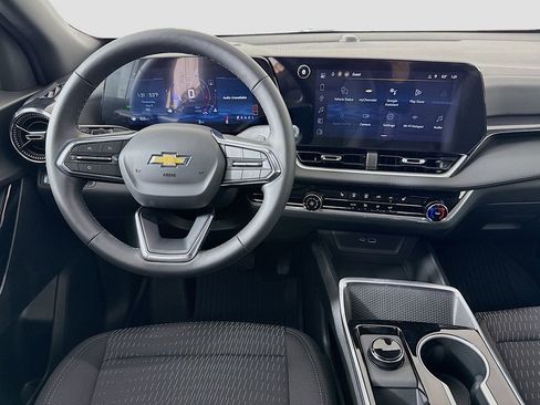 New 2026 Chevrolet Equinox LT w/ Safety and Technology Package FWD image 21