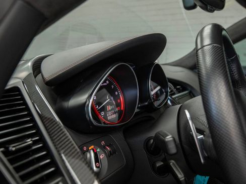 Used 2015 Audi R8 V10 plus w/ Full Leather Package image 24