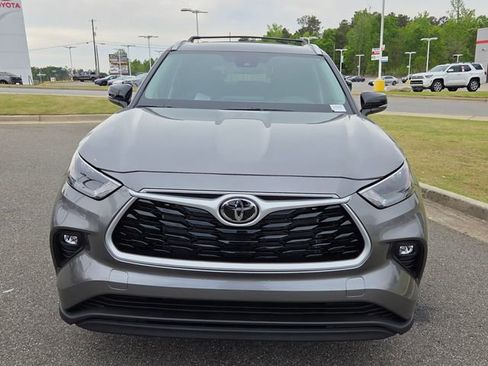 New 2026 Toyota Highlander XLE AWD/4WD image 2