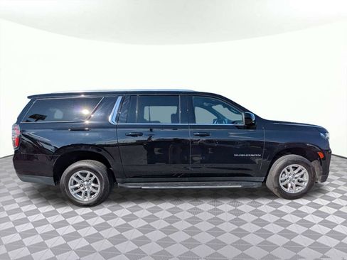 Used 2023 Chevrolet Suburban LT RWD image 2