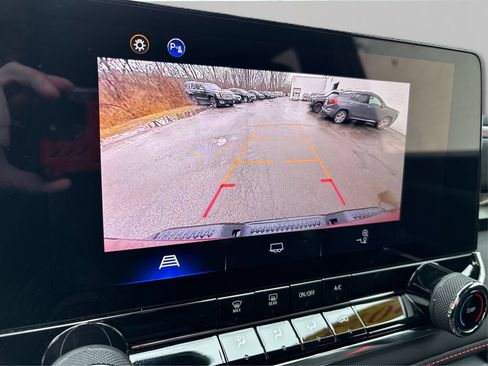 Used 2023 Chevrolet Colorado Z71 w/ Safety Package AWD/4WD image 32