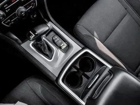 Used 2022 Dodge Charger SXT RWD image 34