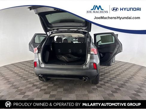 Used 2022 Ford Escape SE w/ SE Sport Appearance Package image 18