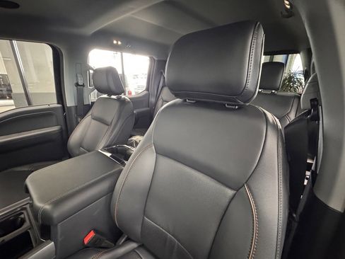 New 2026 Ford F250 Lariat w/ Black Appearance Package image 18