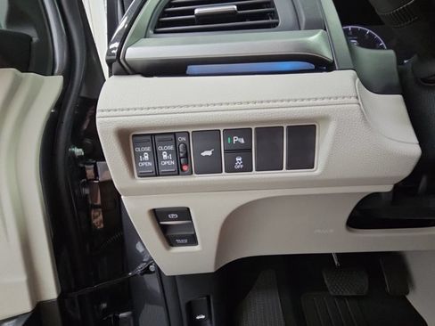 New 2026 Honda Odyssey Touring image 28