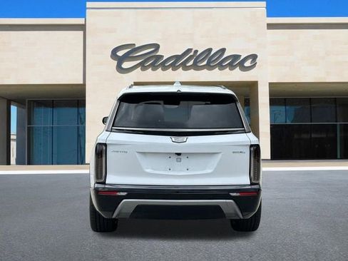 New 2026 Cadillac Vistiq Sport image 4