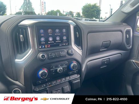 Used 2022 Chevrolet Silverado 1500 LT AWD/4WD image 12