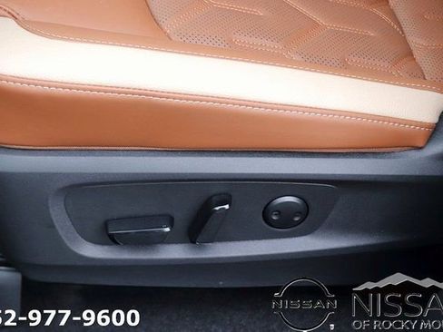 New 2026 Nissan Pathfinder Platinum image 18