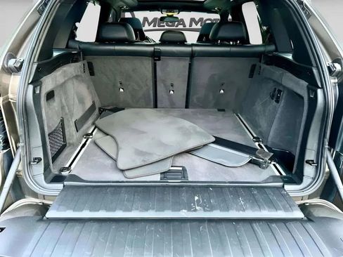 Used 2017 BMW X5 xDrive50i w/ Executive Package image 26