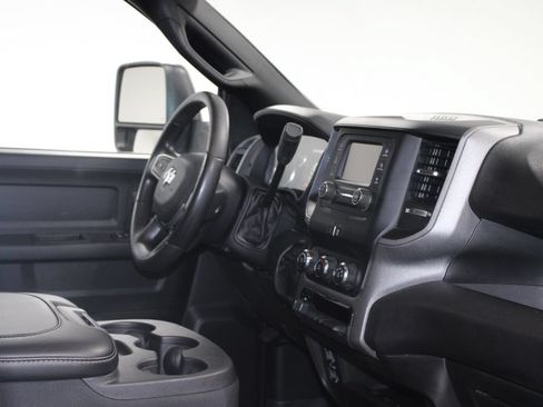 Used 2024 RAM 3500 Tradesman w/ Chrome Appearance Group AWD/4WD image 31