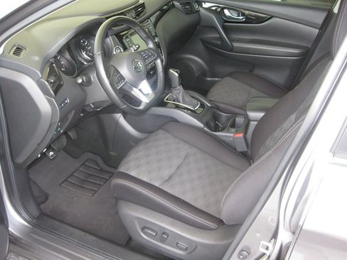 Used 2021 Nissan Rogue Sport SV FWD image 11